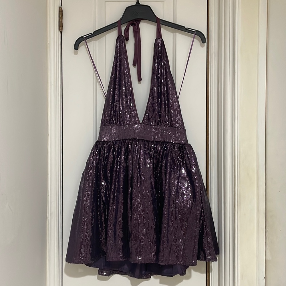 Beautiful short plum purple dress, perfect for prom, semi or a night out.